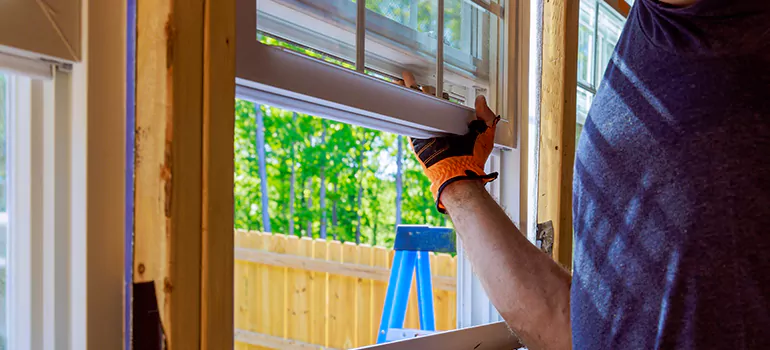 >Bay Window Curtain Rail Track in East Palo Alto, CA